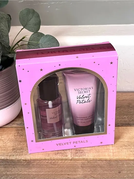 Victoria Secrets velvet Petals