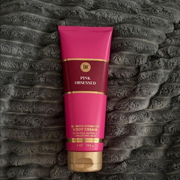 Bath and body works Ultimate hydration body cream pink obsessed