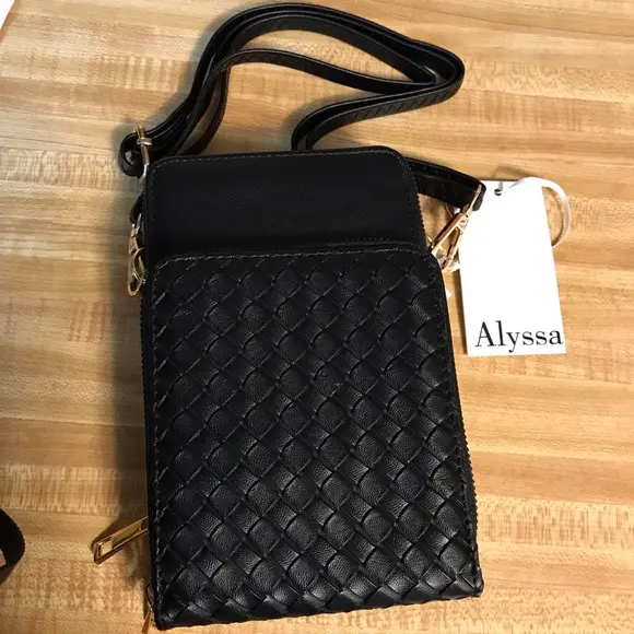Alyssa Cross Bag