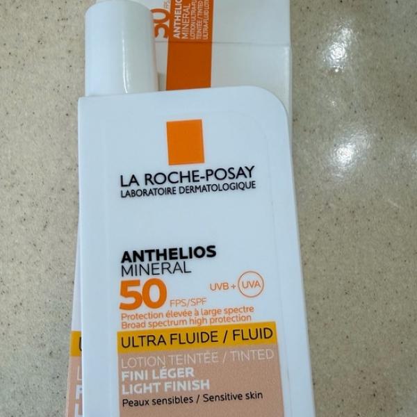LAROSHE_POSAY ANTHENIOS 50+ INVISIBLE SPRAY 200ML